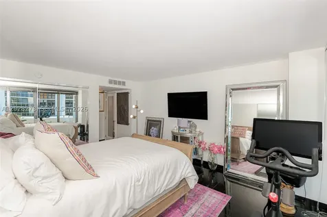 11 Island Avenue Miami Beach FL 33139