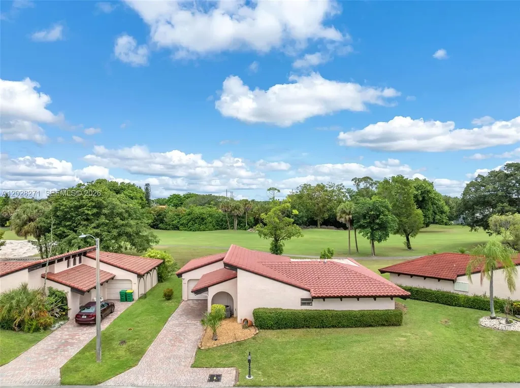 8176 Pine Circle Tamarac FL 33321