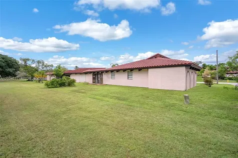 8176 Pine Circle Tamarac FL 33321