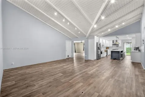 8176 Pine Circle Tamarac FL 33321