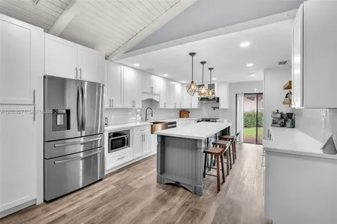 8176 Pine Circle Tamarac FL 33321