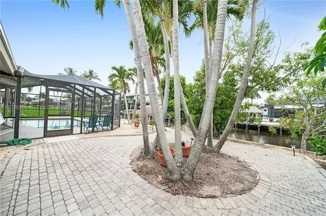 1138 N Lucerne Avenue Cape Coral FL 33904