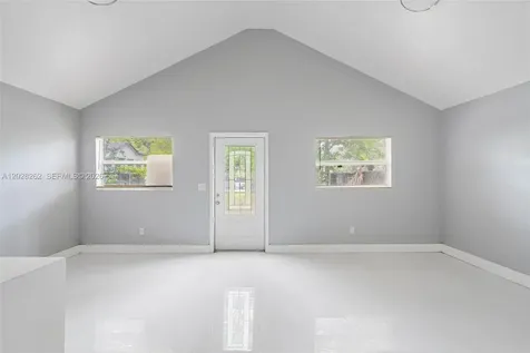 352 NW 41st Street Miami FL 33127