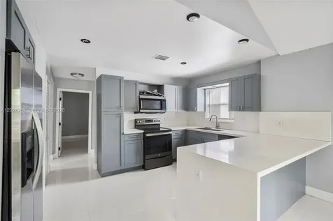 352 NW 41st Street Miami FL 33127