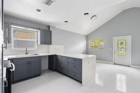 352 NW 41st Street Miami FL 33127