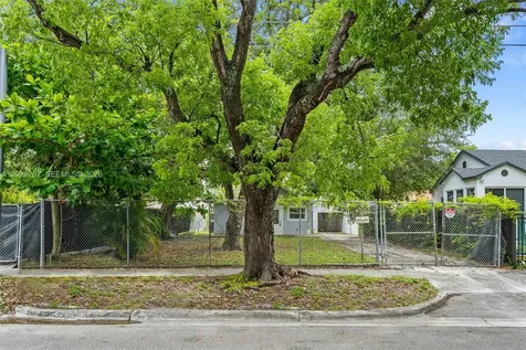 352 NW 41st Street Miami FL 33127