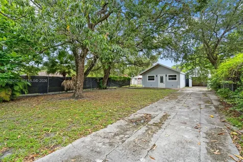 352 NW 41st Street Miami FL 33127