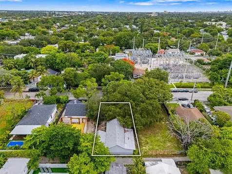 352 NW 41st Street Miami FL 33127