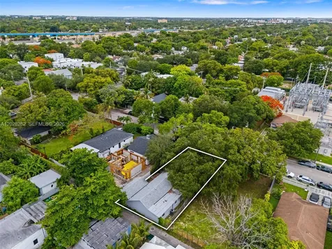 352 NW 41st Street Miami FL 33127