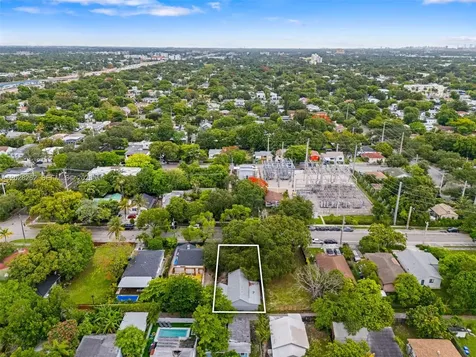 352 NW 41st Street Miami FL 33127
