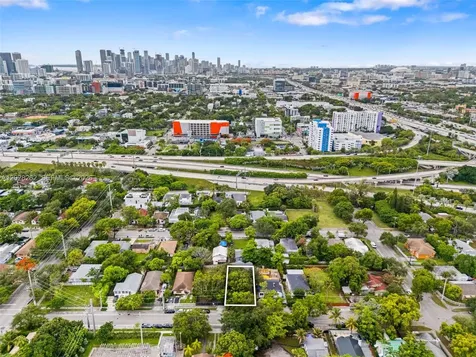 352 NW 41st Street Miami FL 33127