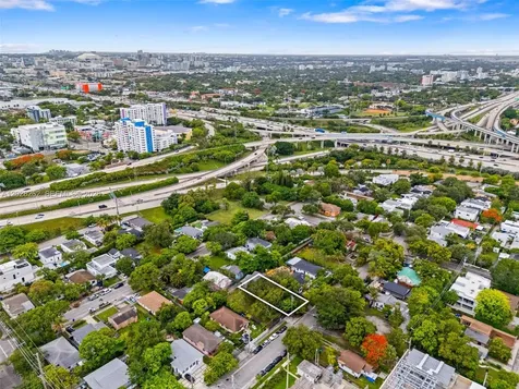 352 NW 41st Street Miami FL 33127