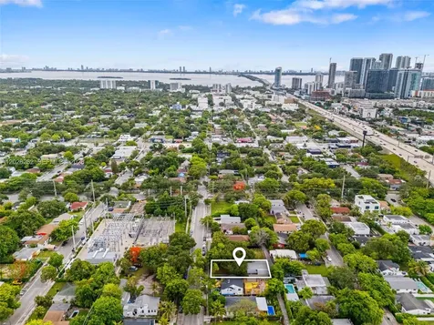 352 NW 41st Street Miami FL 33127