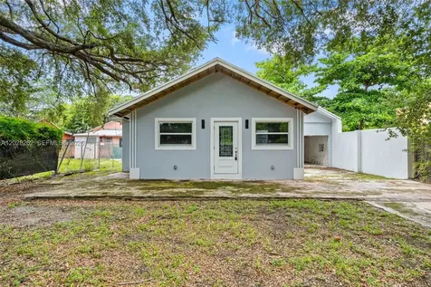 352 NW 41st Street Miami FL 33127