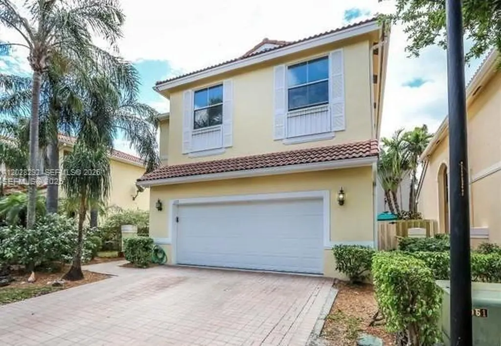 1120 Papaya Street Hollywood FL 33019