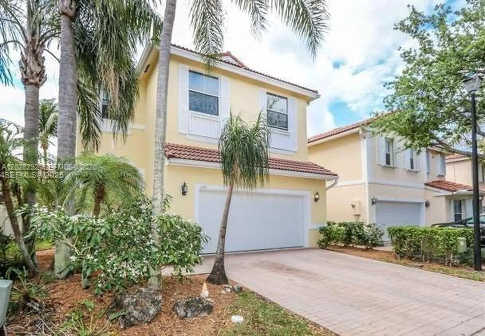 1120 Papaya Street Hollywood FL 33019