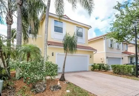 1120 Papaya Street Hollywood FL 33019