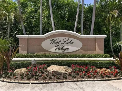 1120 Papaya Street Hollywood FL 33019
