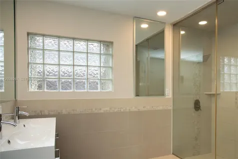 11252 NW 58th Terrace Doral FL 33178