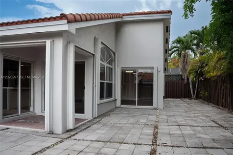 11252 NW 58th Terrace Doral FL 33178