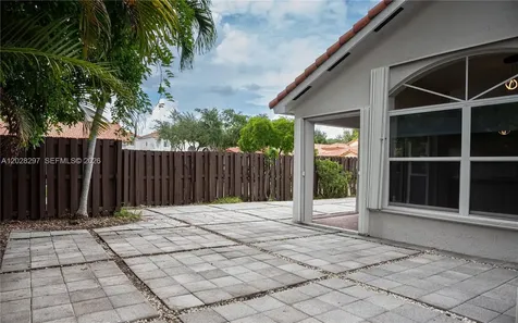 11252 NW 58th Terrace Doral FL 33178