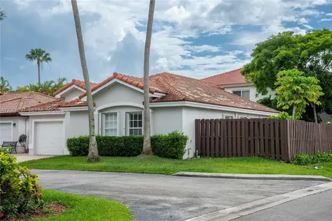 11252 NW 58th Terrace Doral FL 33178