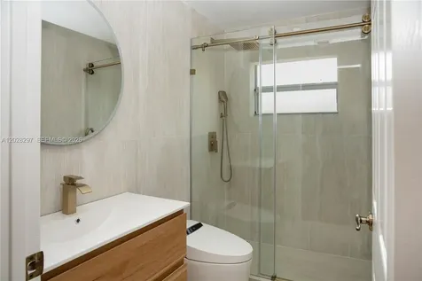 11252 NW 58th Terrace Doral FL 33178