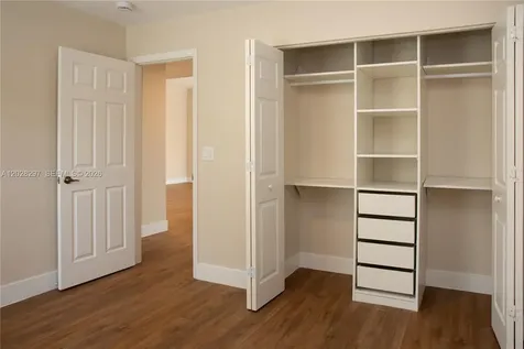 11252 NW 58th Terrace Doral FL 33178