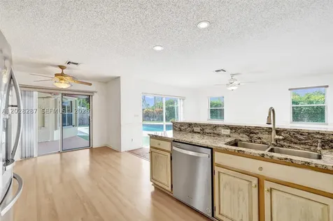 8860 Southern Orchard Road S Davie FL 33328