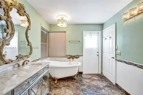 8860 Southern Orchard Road S Davie FL 33328