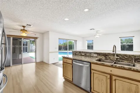 8860 Southern Orchard Road S Davie FL 33328