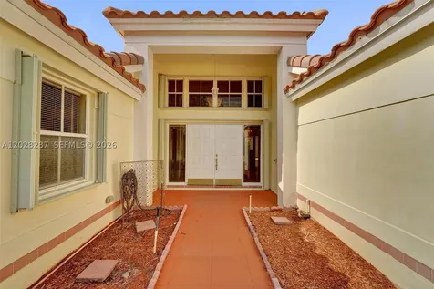 8860 Southern Orchard Road S Davie FL 33328