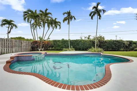 8860 Southern Orchard Road S Davie FL 33328