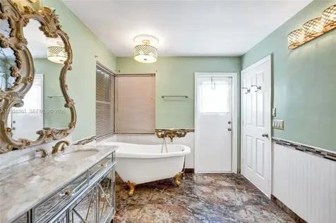 8860 Southern Orchard Road S Davie FL 33328