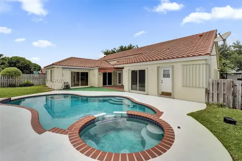 8860 Southern Orchard Road S Davie FL 33328