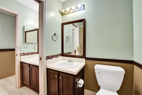 8860 Southern Orchard Road S Davie FL 33328