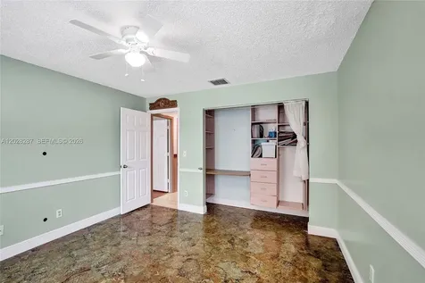 8860 Southern Orchard Road S Davie FL 33328
