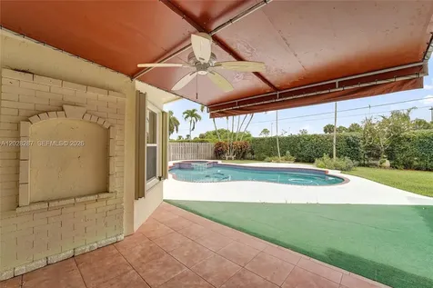 8860 Southern Orchard Road S Davie FL 33328