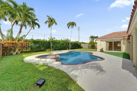 8860 Southern Orchard Road S Davie FL 33328