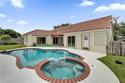 8860 Southern Orchard Road S Davie FL 33328