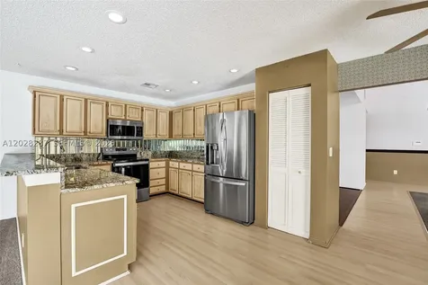 8860 Southern Orchard Road S Davie FL 33328