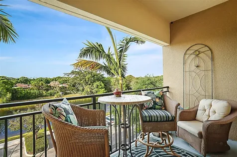 4905 Midtown Lane Palm Beach Gardens FL 33418