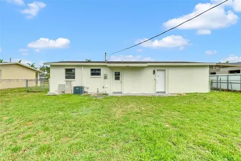 10721 SW 149th Terrace Miami FL 33176