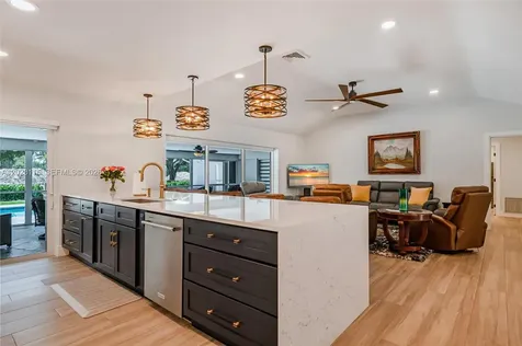 9800 Weathervane Manor Plantation FL 33324