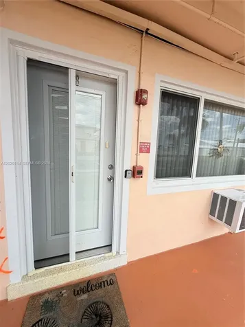725 SW 11 Avenue Hallandale Beach FL 33009