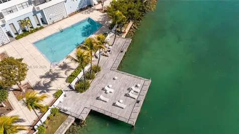 3 Island Avenue Miami Beach FL 33139