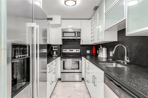 3 Island Avenue Miami Beach FL 33139