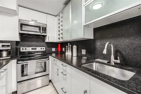 3 Island Avenue Miami Beach FL 33139