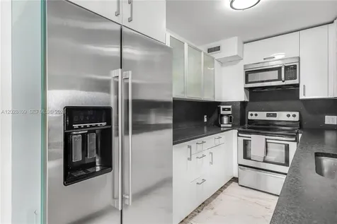 3 Island Avenue Miami Beach FL 33139