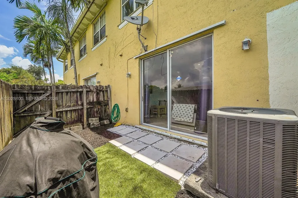 2620 Pierce Street Hollywood FL 33020